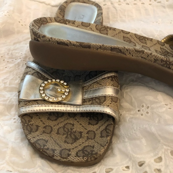 Guess Slides - Picture 2 of 4